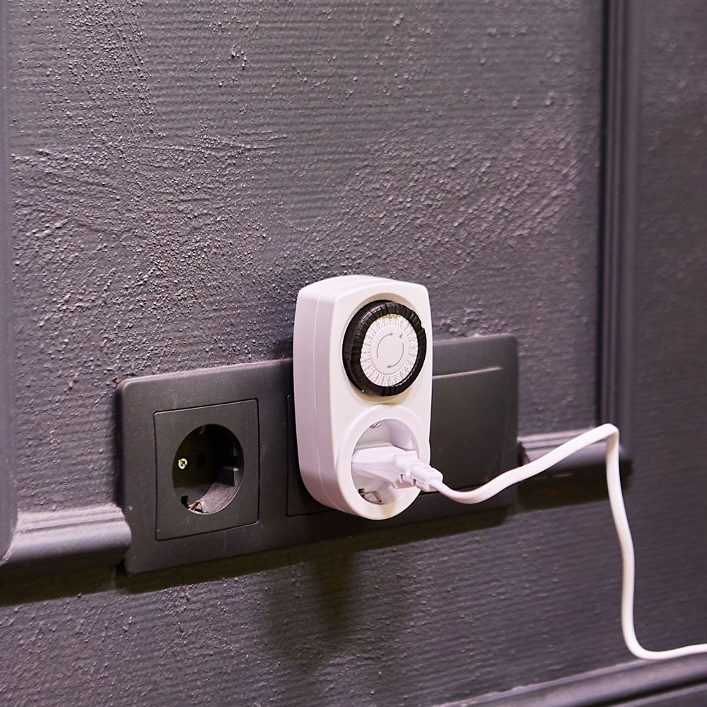 UST-M10 WHITE Таймер механический с розеткой. 220В. 12-24ч. 3500Вт. ТМ Uniel