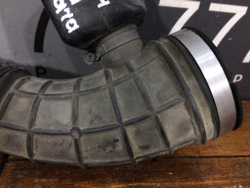 Патрубок воздушного фильтра Suzuki Vitara 2 14-нв Б/У Оригинал 65JR02