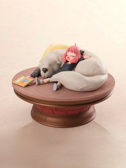 Фигурка Tamashii Nations Figuarts Zero Spy X Family Anya Forger & Bond / Фигурка по мотивам аниме "Семья шпиона", Аня Форджер