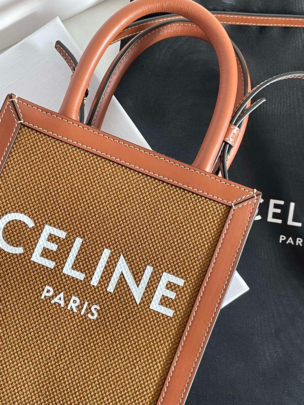 Celine Mini Vertical Cabas 20 cm