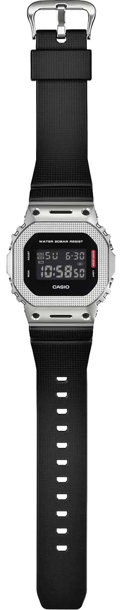 Часы Casio GM-5600M-1