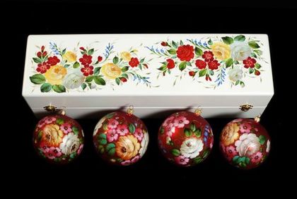 Zhostovo Christmas balls in wooden box - set of 4 balls SET04D-667785822
