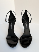 Новые лаковые босоножки Dolce & Gabbana, 39