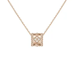 Подвеска VAN CLEEF & ARPELS Perlee Clover