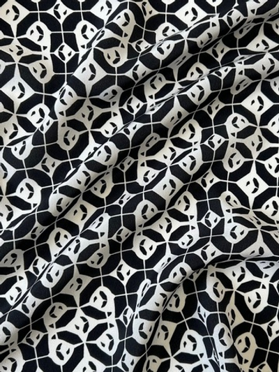 Шелк Max Mara белый с черным абстрактным принтом