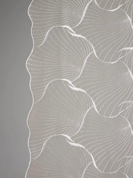 05-160 ОПТ Вышивка на неэл. сетке 24 см, бежевый 775 /айвори 004