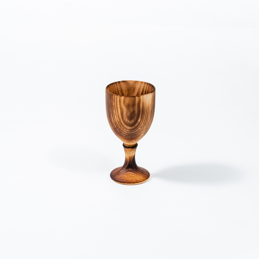 Деревянная рюмка (стопка) на ножке из дерева сибирский кедр R39