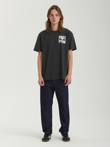 Мужская Футболка Obey In A Different Place