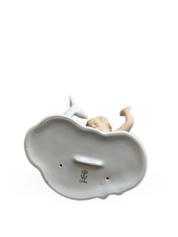 Фарфоровая статуэтка "Путти с олененком" Германия