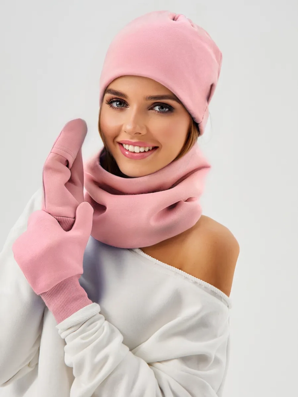 Комплект с начесом: снуд, варежки, шапка