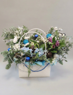 Новогодняя композиция "Синий иней" с нобилисом