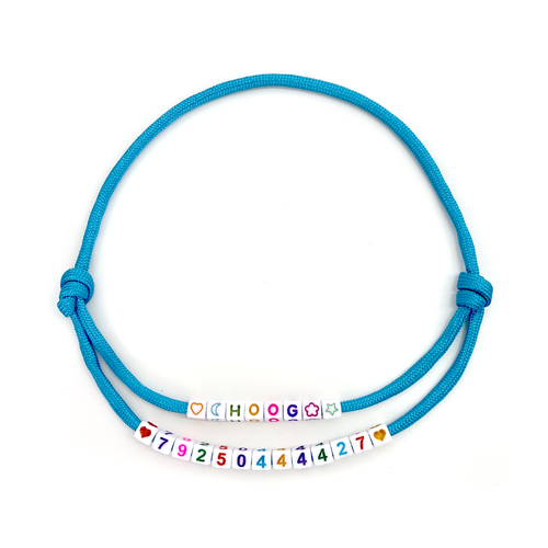 Адресник ручной работы из бусин (цветные, латиница)