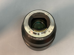 Sony FE 85mm 1.8 SEL85F18