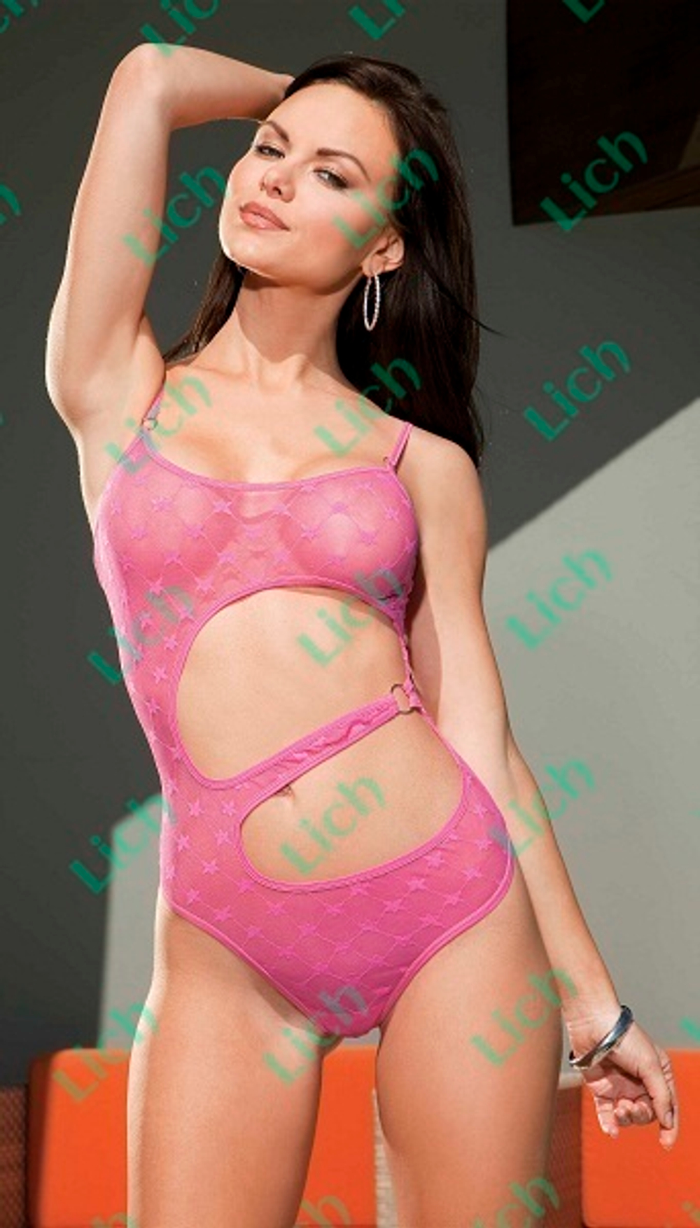 Боди с разрезами на животике