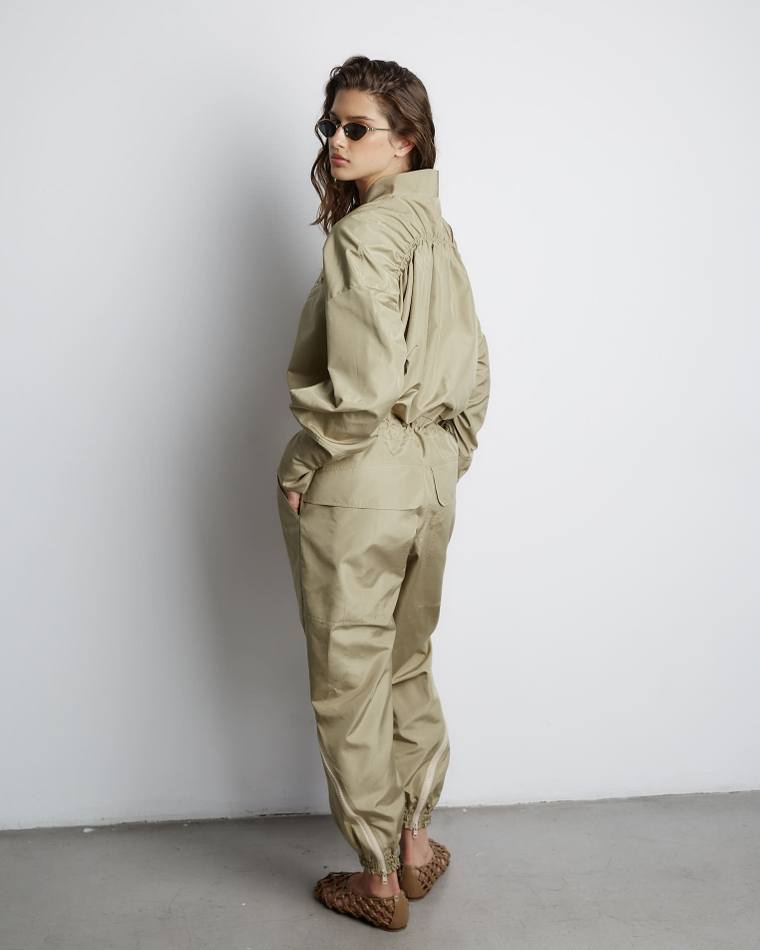 Комбинезон из шелка хаки