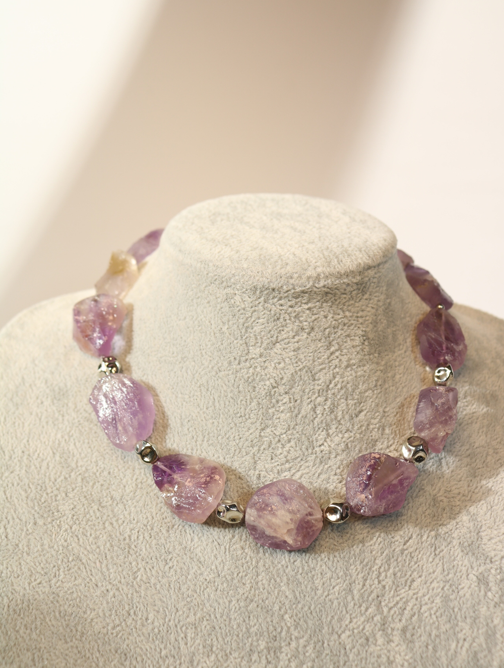 Чокер из необработанного аметиста «Лавандовые кристаллы»