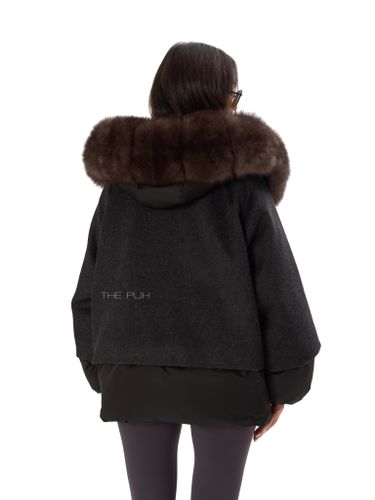 Комбинированный черный пуховик с мехом песца