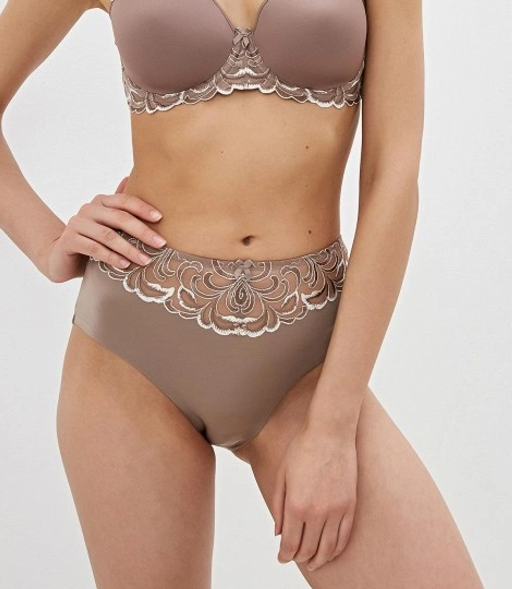 Трусы Triumph Modern Finesse Maxi бесшовные