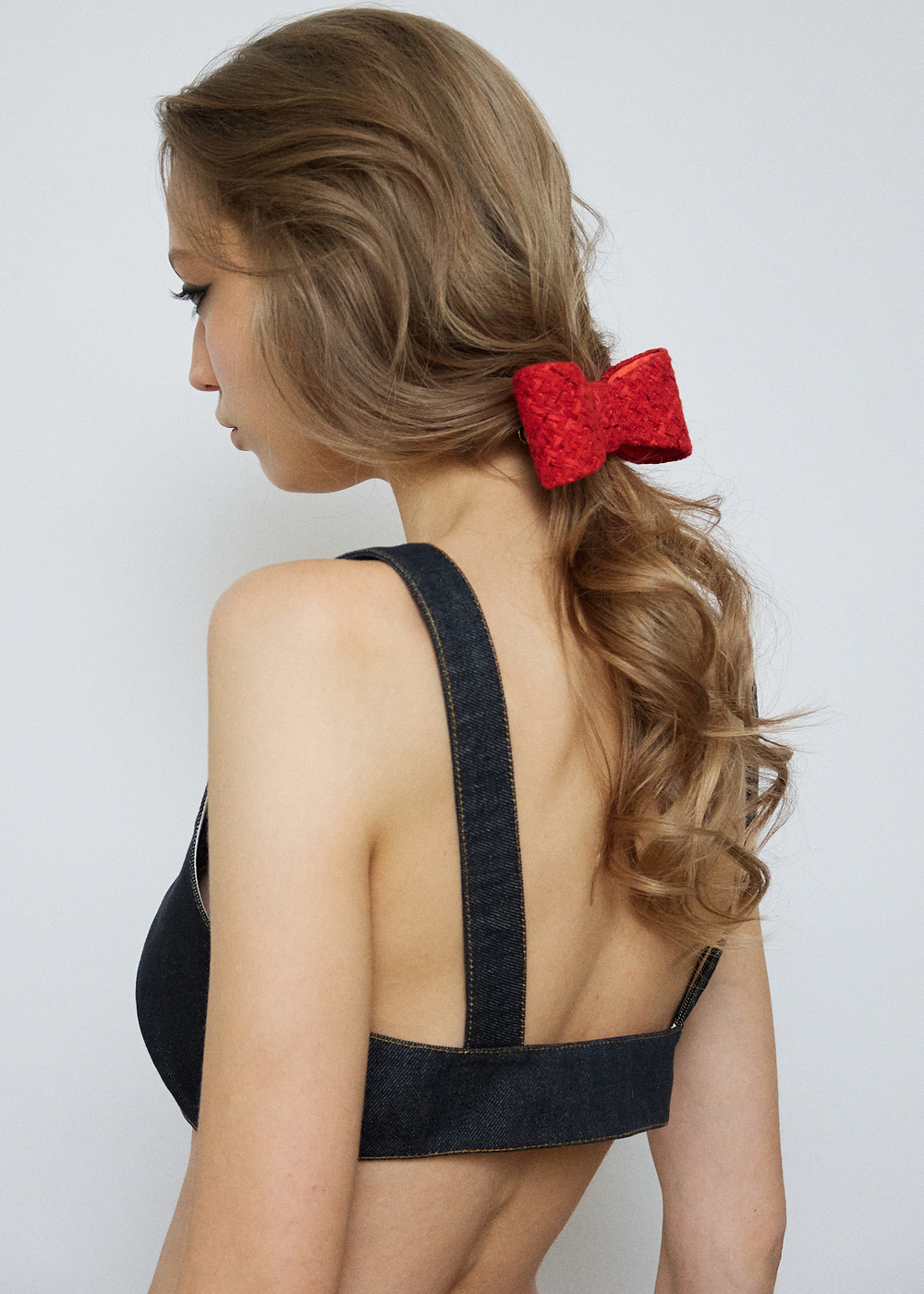 Бант-бабочка из красного твида