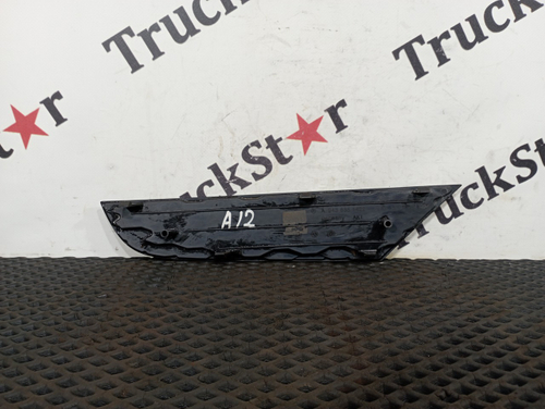 Накладка бампера левая