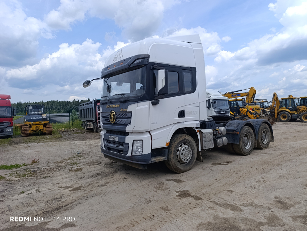 Shacman (Shaanxi) SX* 6x4 Седельный тягач SX42584V324 (Дизельный, 11,6 л, 423 л.с., МТ)