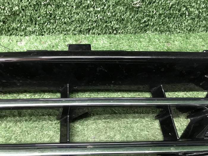 Решетка перед бампера VW Touareg 2 NF 14-18 R-Line