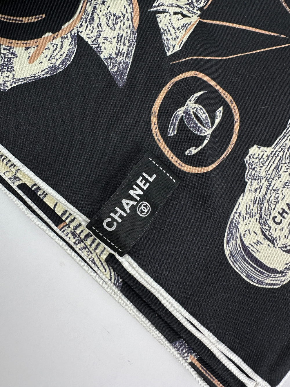 Платок Chanel Nine