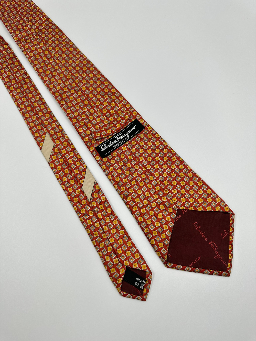 Галстук красный Salvatore Ferragamo