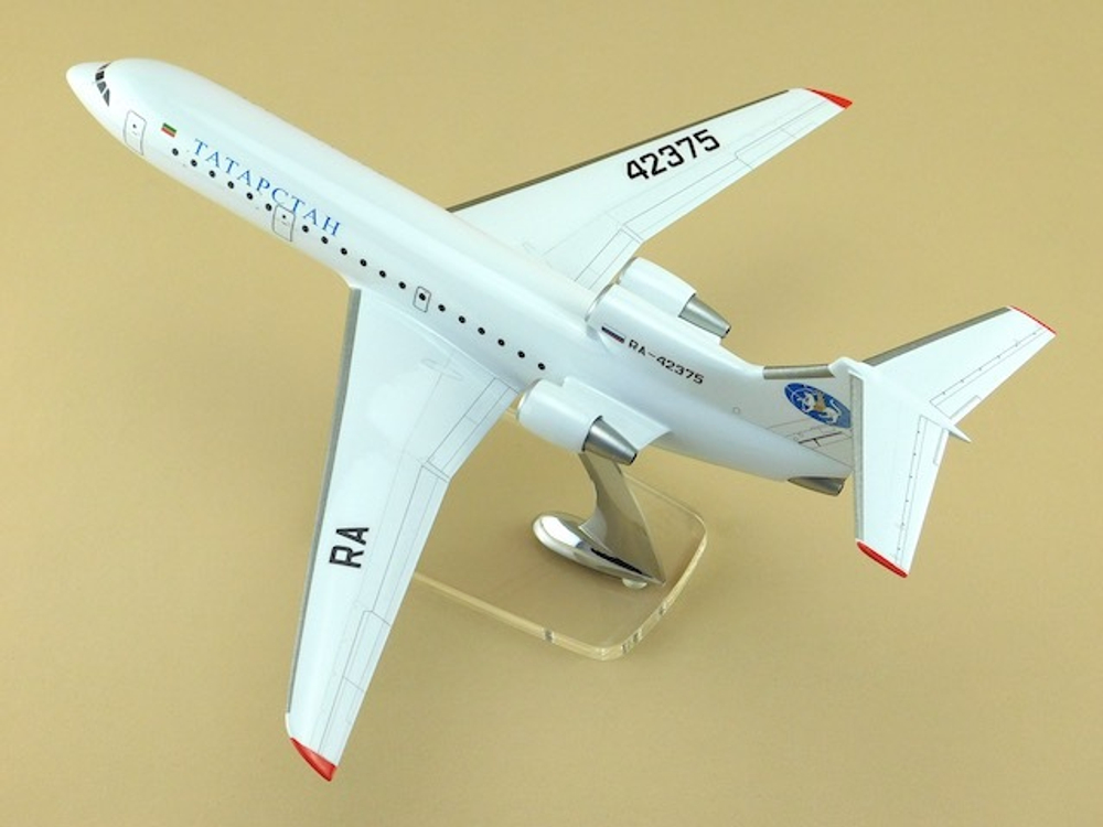 Модель самолета Як-42 (М1:100, Татарстан)