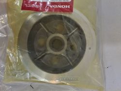 22120-KGH-600. CENTER COMP., CLUTCH. Honda