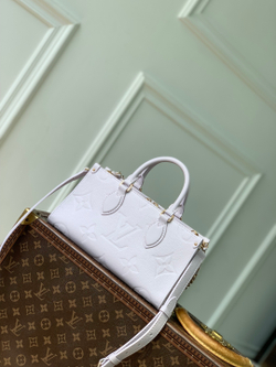 Louis Vuitton Onthego East West