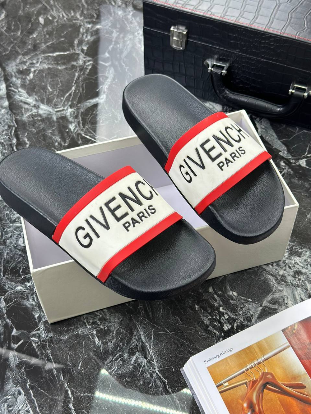Шлепанцы Givenchy