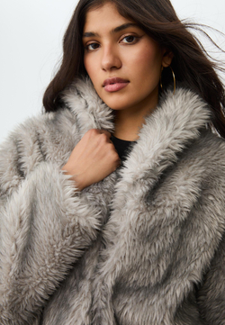 STRADIVARIUS Шуба из искусственного меха, серый