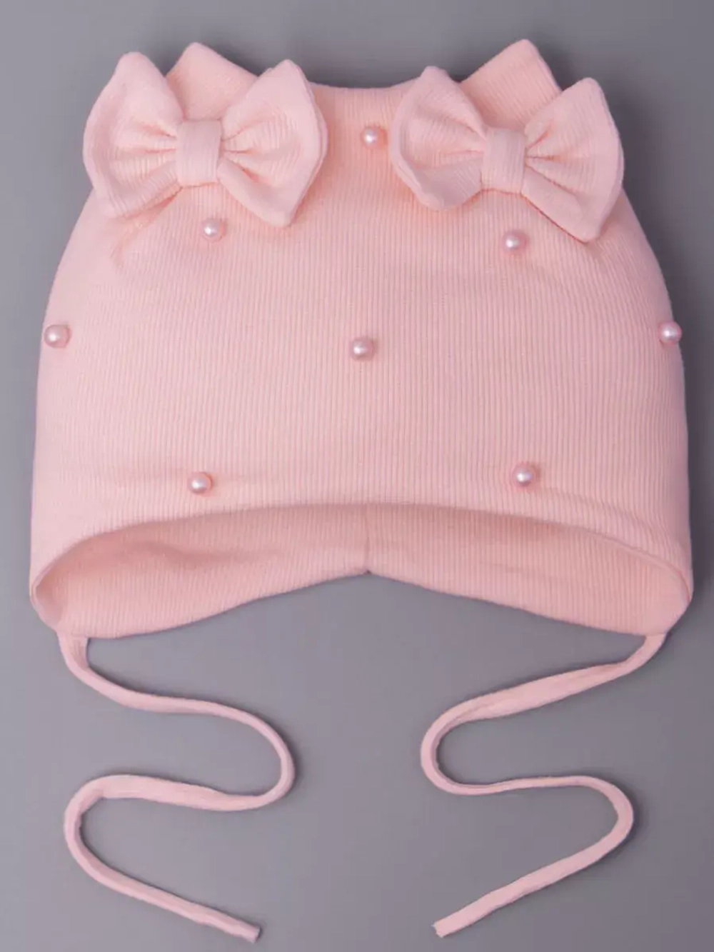 Шапка для девочки осенняя на завязках с бусинами