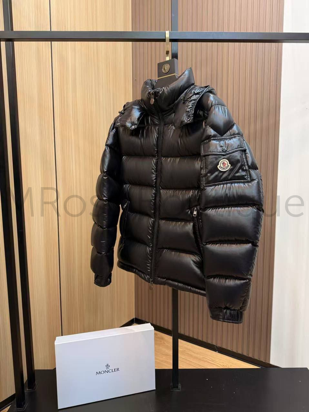 Черный пуховик Moncler Maya премиум класса