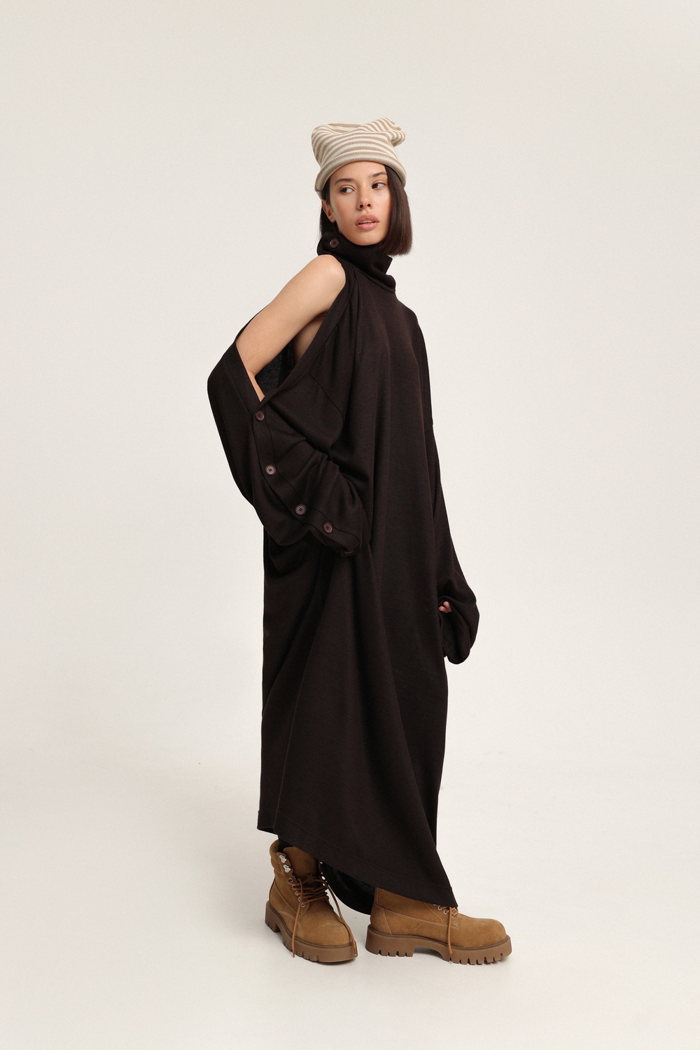 Платье трикотажное на пуговицах