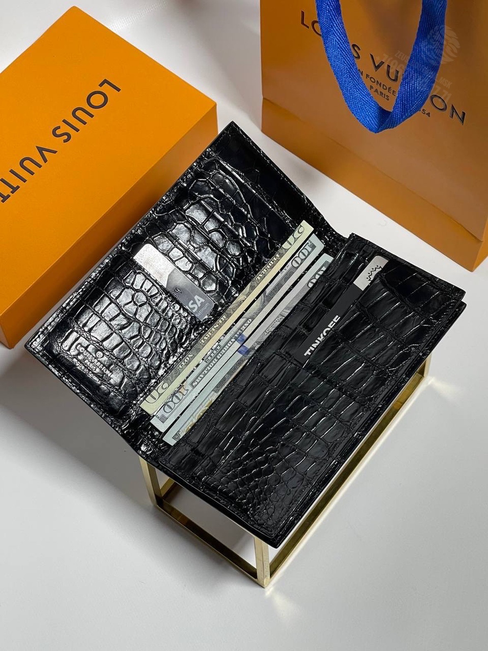 Бумажник Louis Vuitton из кожи крокодила
