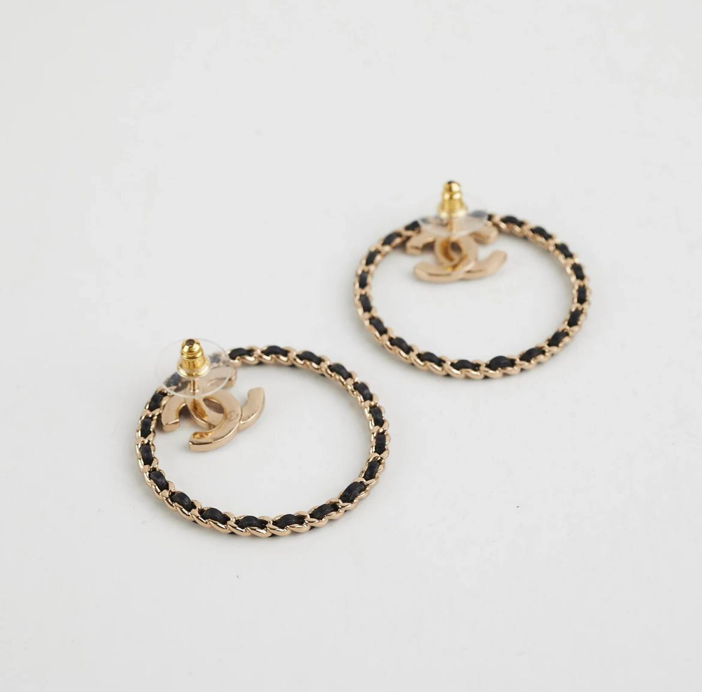 Серьги Chanel Crystal Lambskin CC Chain Hoop Earrings