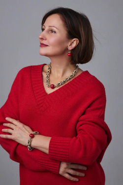 Колье Византия биколор:золото и графит с красным плоским жемчугом Майорка