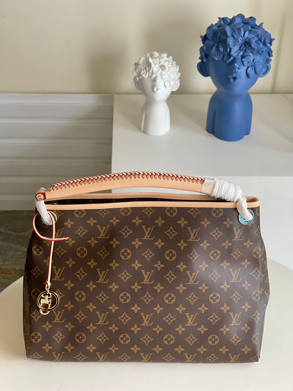 Louis Vuitton Artsy MM