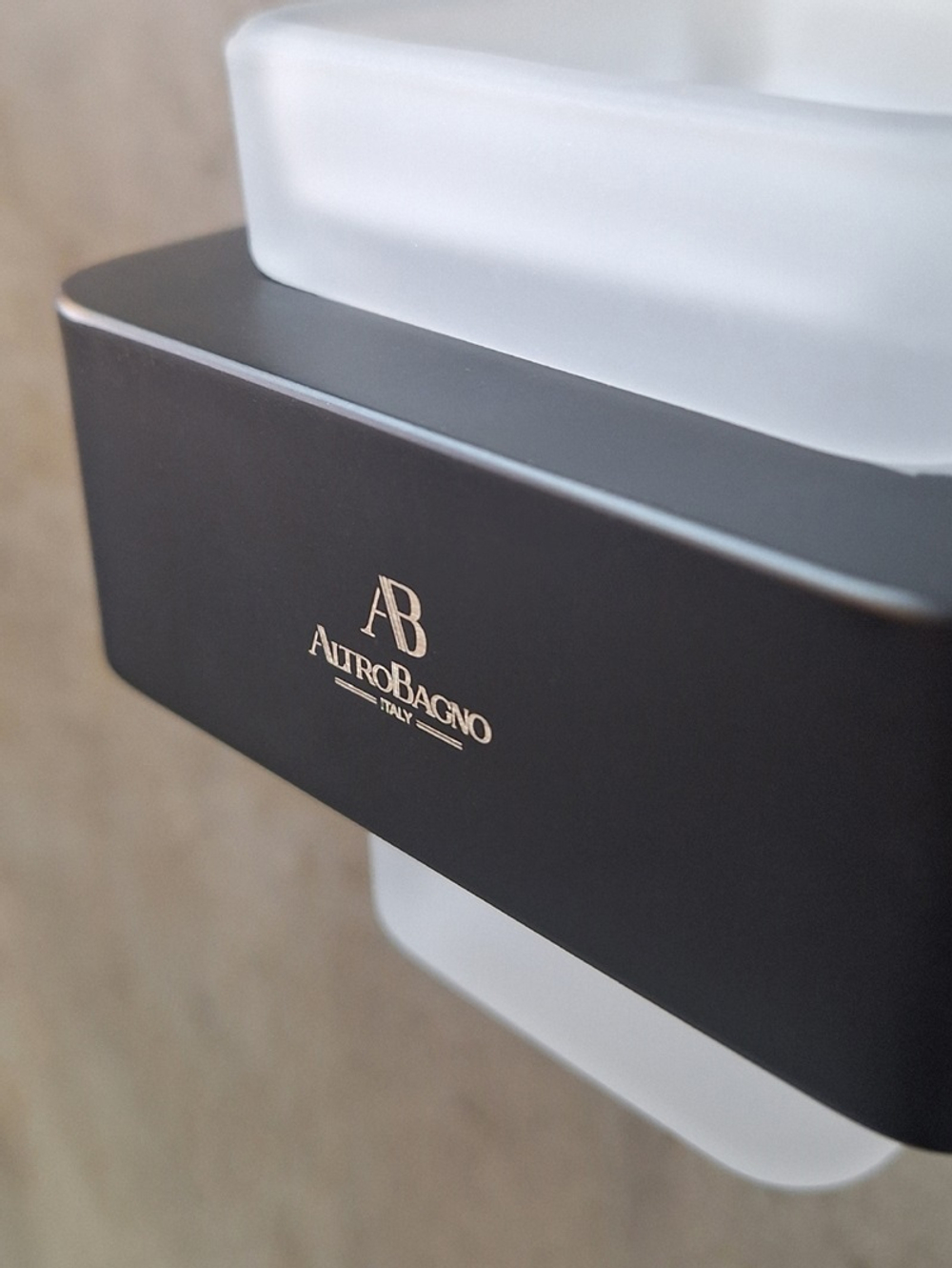 Стакан подвесной AltroBagno Aperto 080201 MB