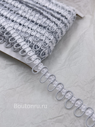 Тесьма2 с эластичными петлями белая