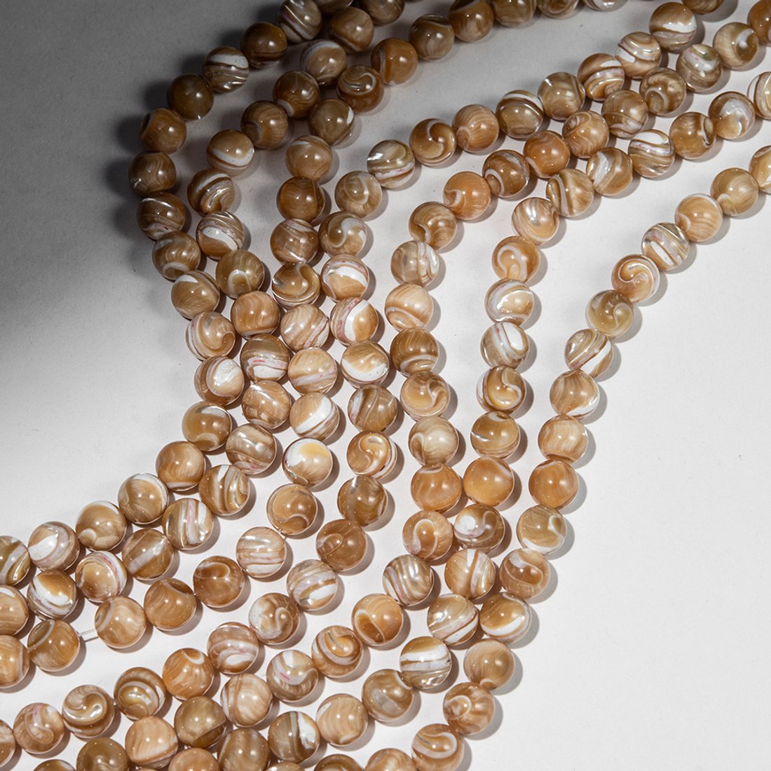 Перламутр морских ракушек, карамельного оттенка, шар 8,6мм