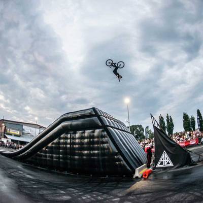 Надувная подушка «AirSide» для байк-трюков и прыжков, 9×4×1,5 м