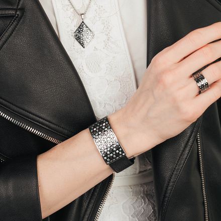 Браслет Fiore Luna на кожаном черном ремешке CB03209-2 S