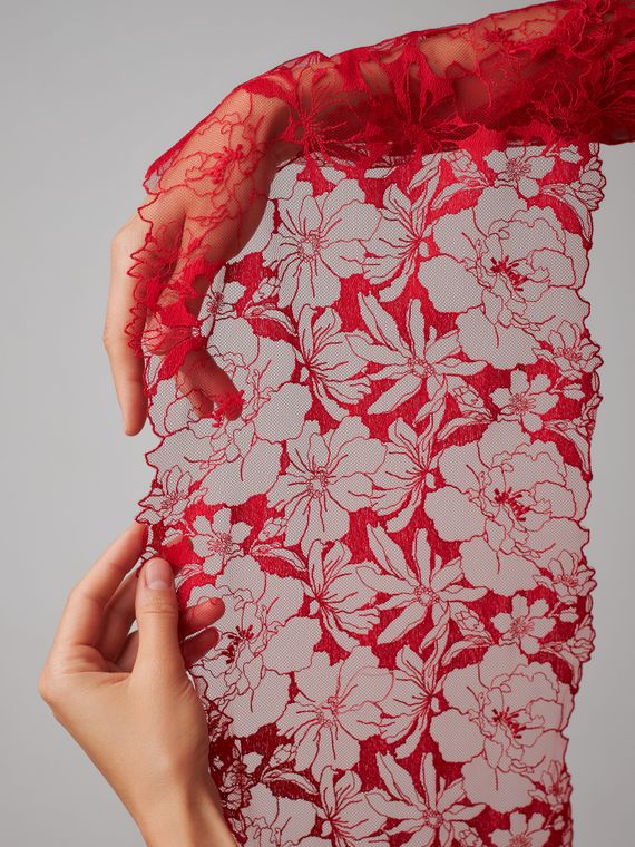 05-98 ОПТ Вышивка на неэл. сетке 23 см, красный