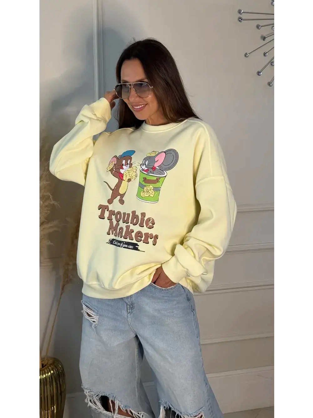 Свитшот женский с мультяшным принтом oversize