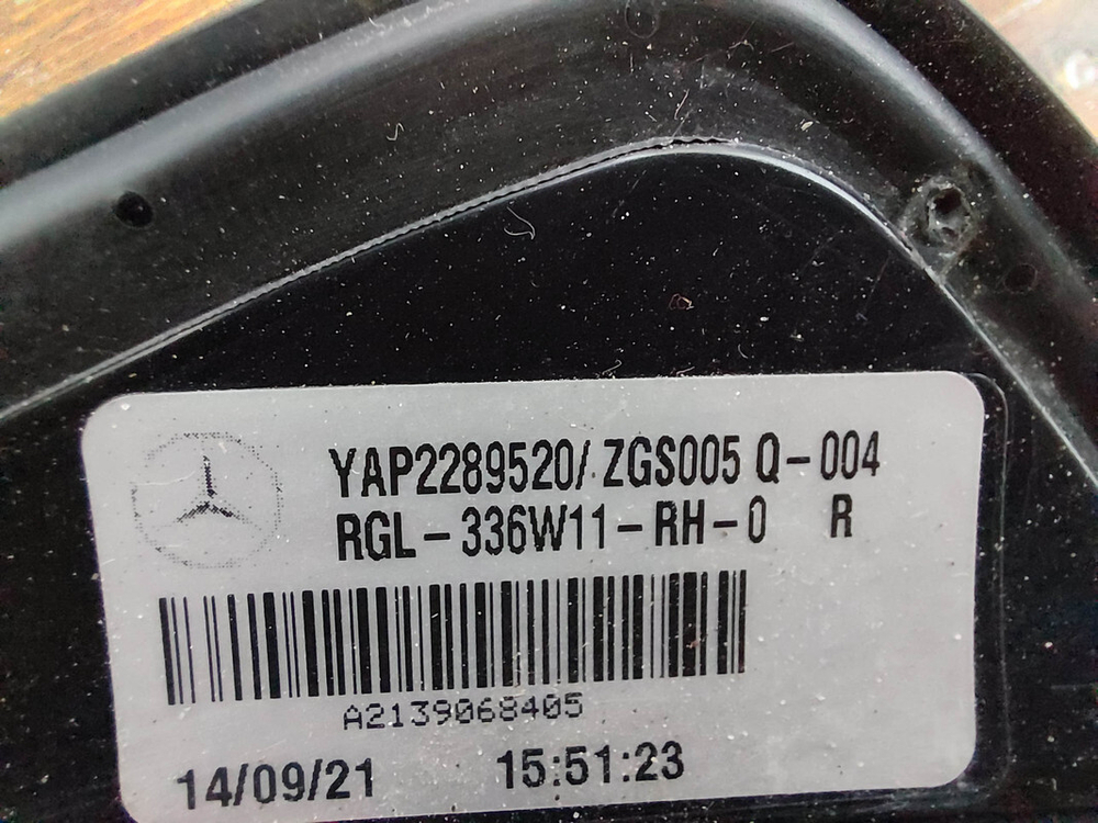Фонарь задний правый Mercedes E-Class (W213) 20-нв Б/У Оригинал A2139068405