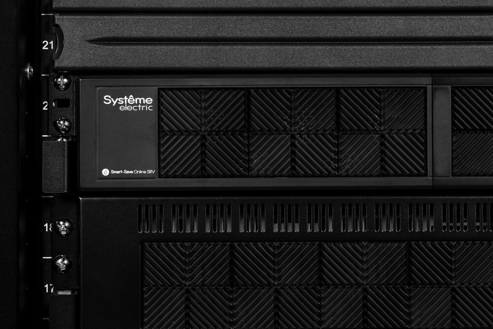 Источник бесперебойного питания  Systeme Electric SRVSE6KRTXLI5U