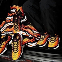 Nike Air Max Plus “Sunset”